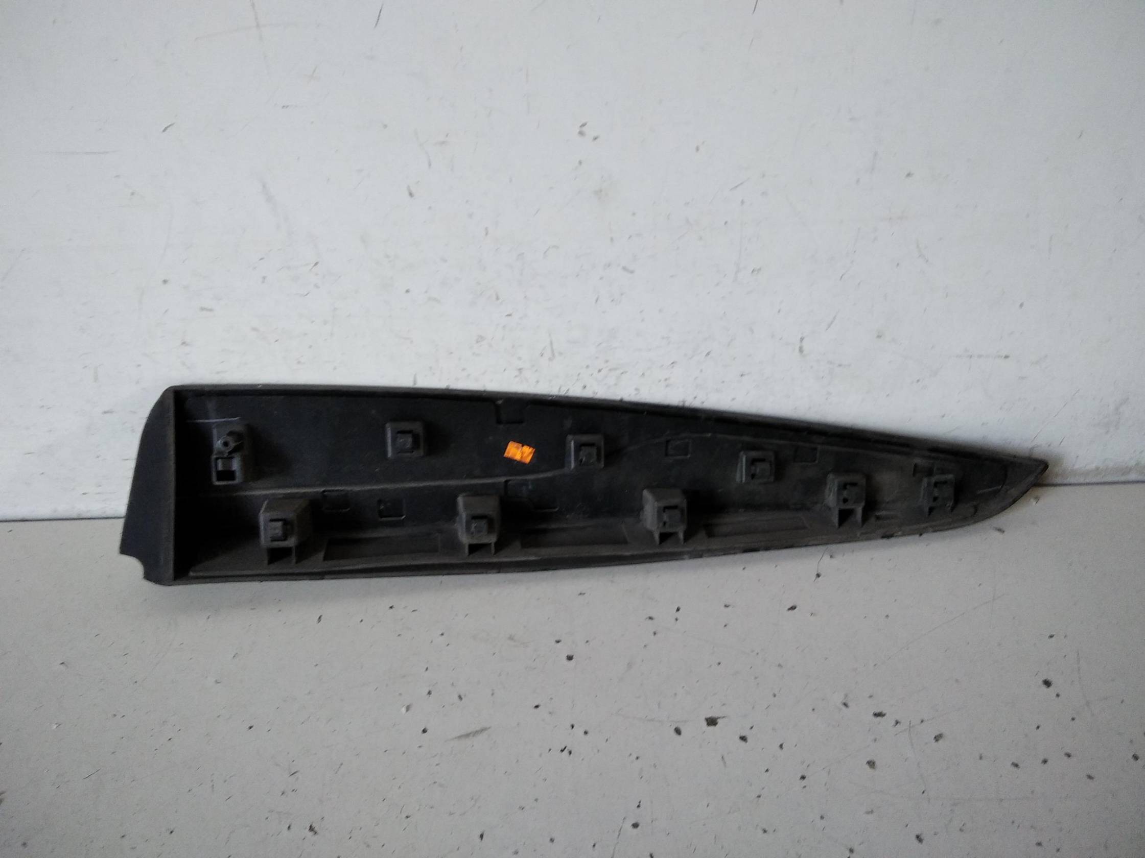 Modanatura porta post. dx.